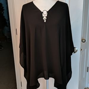 Michael kors black flowy top w/ three ring detai